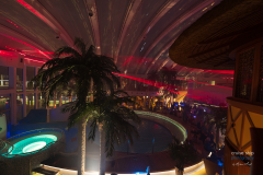 AIDAprima Lasershow im Beach Club