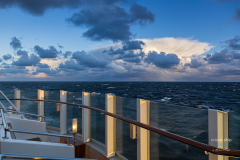 AIDAprima Blick über die Ostsee  mit Gewitterzelle