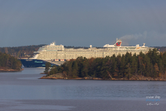 Mein Schiff 1 in den Schären vor Stockholm