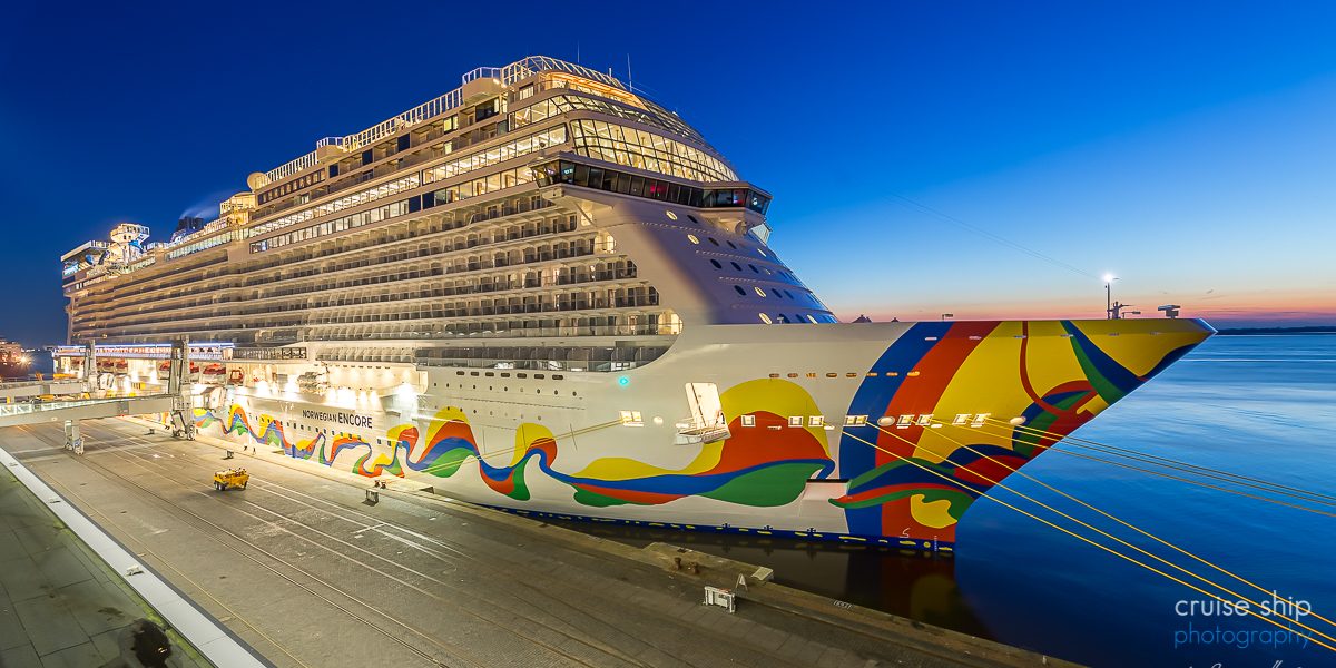 Die Norwegian Encore in Bremerhaven übergeben sie vervollständigt als Schiff der Breakaway Plus Klasse die Flotte von Norwegian Cruise Line