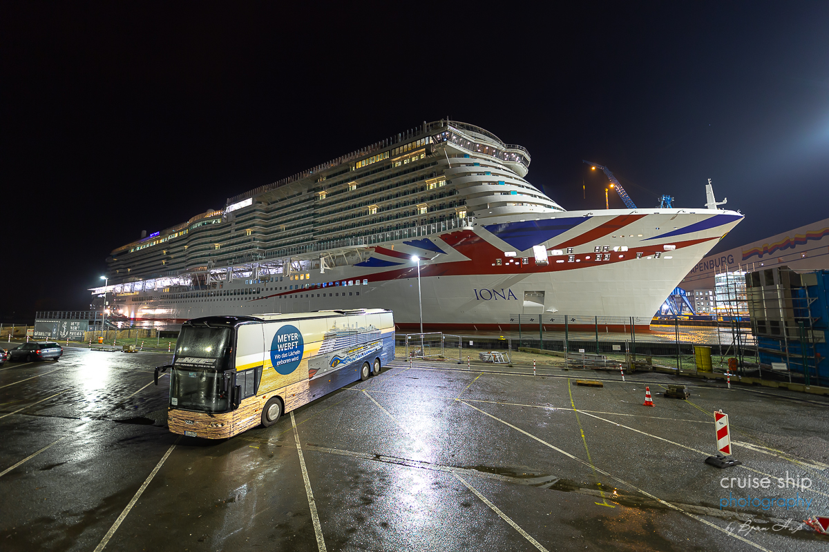 You are currently viewing IONA ausgedockt – LNG-Kreuzfahrtschiff für P&O Cruises verlässt Baudock II der Meyer Werft