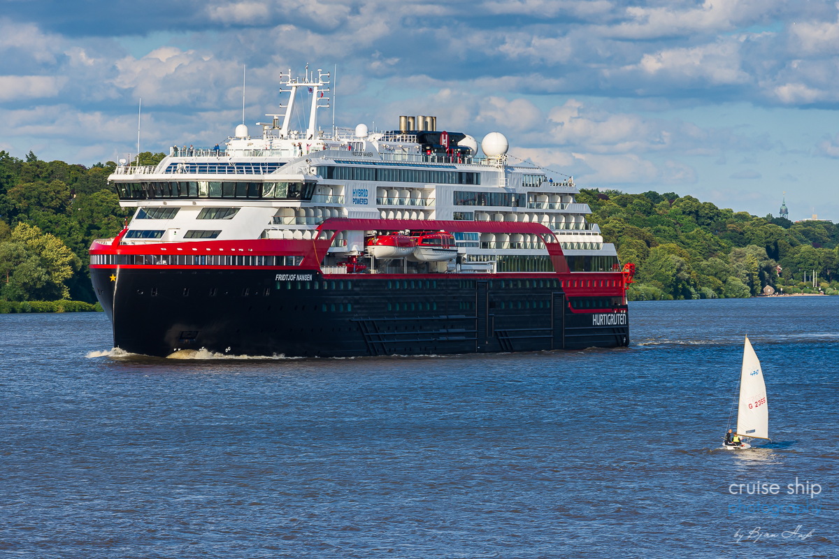 Erfolgreicher Hurtigruten Neustart ab Hamburg mit MS Fridtjof Nansen