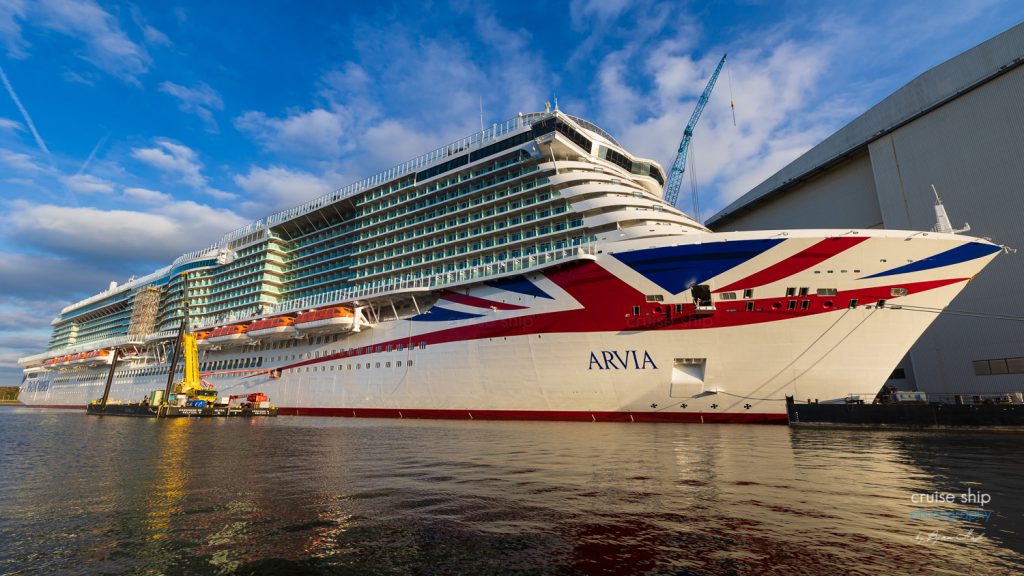 Arvia von P&o Cruises im Hafen der Meyer Werft
