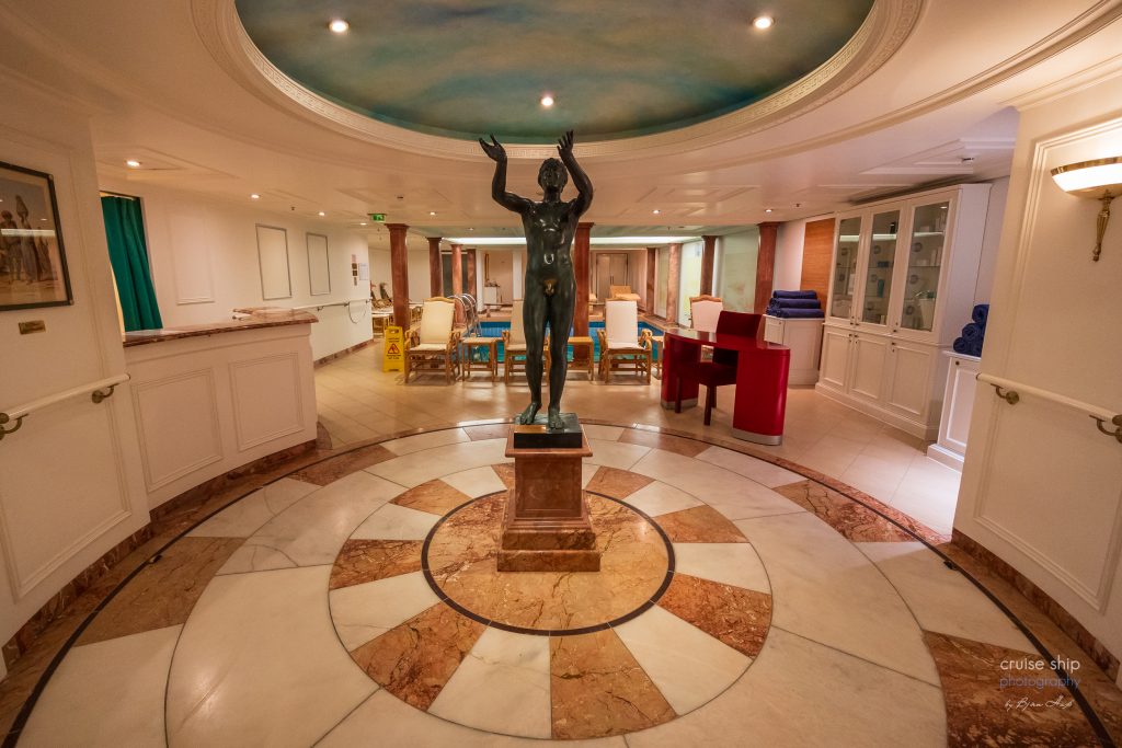 Spa Innenpool auf dem Kreuzfahrtschiff MS Deutschland