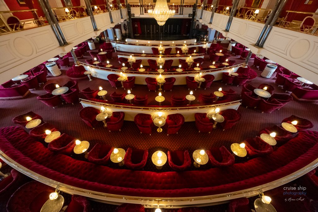 Kaisersaal vom Kreuzfahrtschiff MS Deutschland