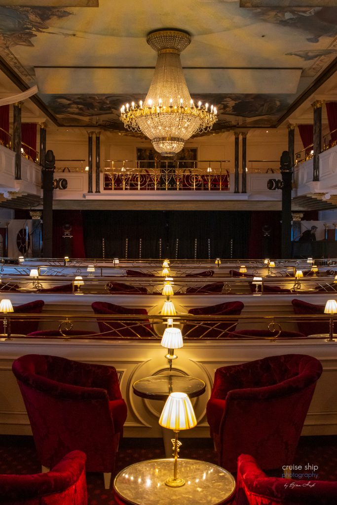 Kaisersaal vom Kreuzfahrtschiff MS Deutschland