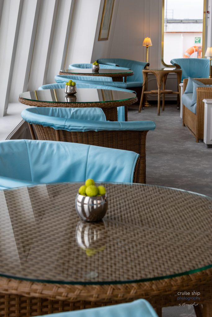 Lido Terrasse auf dem Kreuzfahrtschiff MS Deutschland