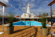 World-Explorer-Pool